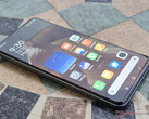 A Xiaomi 16 Pro lehet egy kicsit nagyobb, mint a Xiaomi 15 Pro, amit a múlt hónapban vizsgáltunk. (Kép forrása: Notebookcheck)