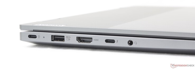 Balra: USB-C w/ PD 3.0 + DisplayPort 1.4 (10 Gbps), UAB-A (5 Gbps), HDMI (4K60), USB-C w/ Thunderbolt 4 + PD + DP 1.4, 3,5 mm-es fejhallgató
