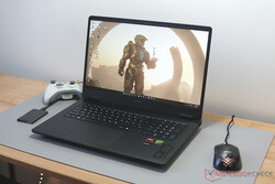 HP Omen 17 (2024), a Playox által biztosított tesztkészülék