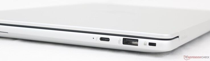 Rendben: USB-C Thunderbolt 4 w/ DisplayPort 2.1 + Power Delivery (40 Gbps), USB-A (10 Gbps), Biztonsági zár