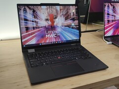 Kézzelfogható: Lenovo kiadja az első T ThinkPad tollal és tablet funkciókkal és cserébe az X13 2-in-1-et (képünkön: ThinkPad T14s 2-in-1 Gen 1, image source: Benjamin Herzig/Notebookcheck.com)