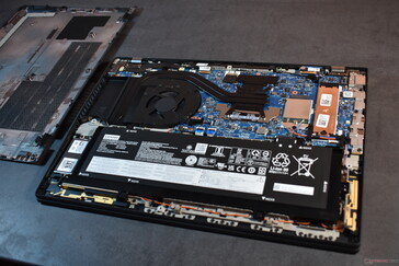 Lenovo ThinkPad T16 Gen 2: betekintés a belsejébe