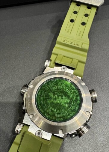 Vésett Frogman logó a hátsó tokon. (Kép forrása: Great G-Shock World)