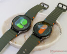 Nem világos, hogy a képen látható Galaxy Watch7 megkapja-e az alább ismertetett szoftveres funkciókat. (Kép forrása: Notebookcheck)