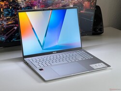 A Vivobook S16 egy jó megfizethető irodai laptop