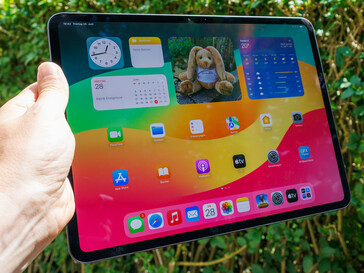 A Apple iPad Pro 13 kültéri használata