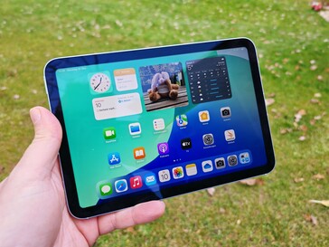 Apple iPad mini 7 kültéren