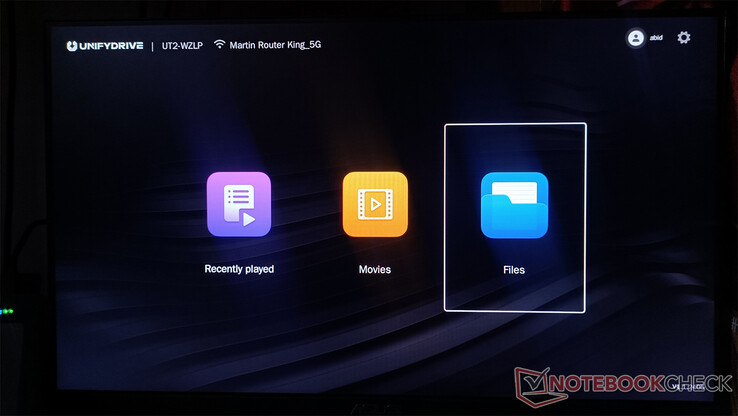 Az UnifyDrive UT2 kimeneti felülete (Kép forrása: Notebookcheck)