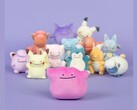 A 19,99 dolláros árú plüssfigurák már megjelentek és elérhetőek a Pokemon Center weboldalán az Egyesült Királyságban és az Egyesült Államokban. (Kép forrása: Pokemon Center)