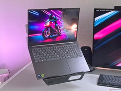 A 16 hüvelykes Yoga Pro 9i 16 egy nagyon jó, mindenre alkalmas laptop