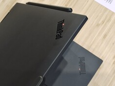 Lenovo ThinkPad T14s 2-in-1 Gen 1 (kép forrása: Benjamin Herzig/Notebookcheck.com)