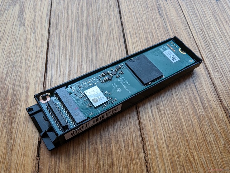 Az M.2 2280 SSD könnyen cserélhető egy csavarhúzóval