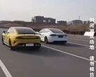 A Xiaomi SU7 Ultra legyőzi a Tesla Model S Plaid-et egy drag race versenyen (Kép forrása: screenshot a Tesla Geek YouTube-ról)