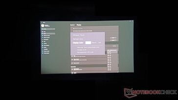 Színbeállítások megjelenítése a képernyőmenüben (Kép forrása: Notebookcheck)