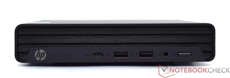 Elöl: USB Type-C 20 Gbit/s, 2x USB Type-A 10 Gbit/s, 3,5 mm-es hangszóró