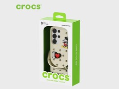 A Crocs tok a Galaxy S25 készülékhez Jibbitz bűbájt tartalmaz. (Kép forrása: Crocs)