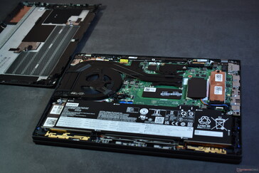 Lenovo ThinkPad P14s Gen 4 Intel: Intel Intel Intel: Belső részek