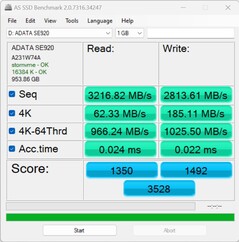 Csatlakozás: USB 4 (40 GBit) | Adatméret: 1 GB a Minisforum AtomMan X7 Ti rendszeren