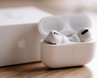 az iOS 19 várhatóan elhozza az AirPods Pro élő fordítás támogatását. (Kép forrása: David Levêque - Unsplash)