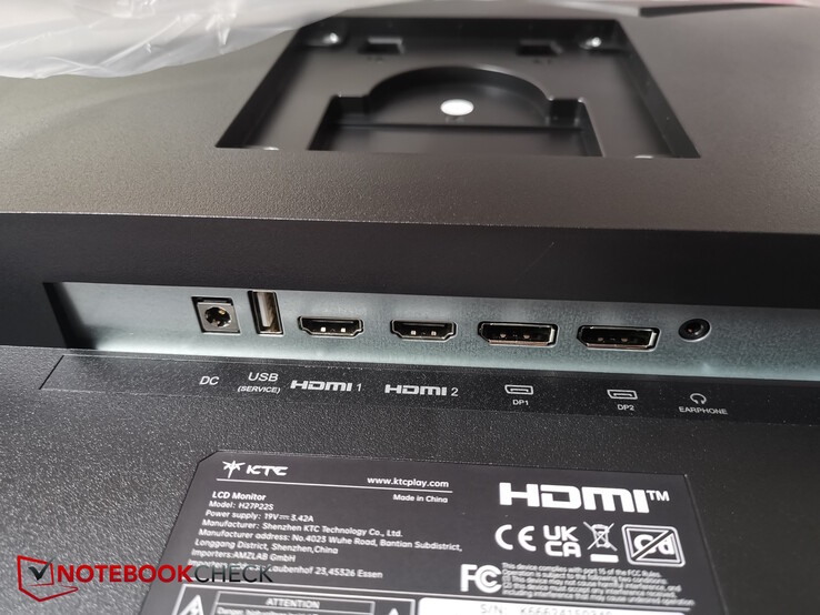 Hátsó portok: tápellátás, USB-A 2.0, 2x HDMI 2.1 (4K@160 Hz), 2x DP 1.4 (4K@160 Hz), 3,5 mm-es fejhallgató kimenet