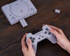 A 8BitDo Mod Kit az eredeti PlayStation Controllerhez Bluetooth-támogatást és újratölthető akkumulátort kínál. (Kép forrása: 8BitDo)